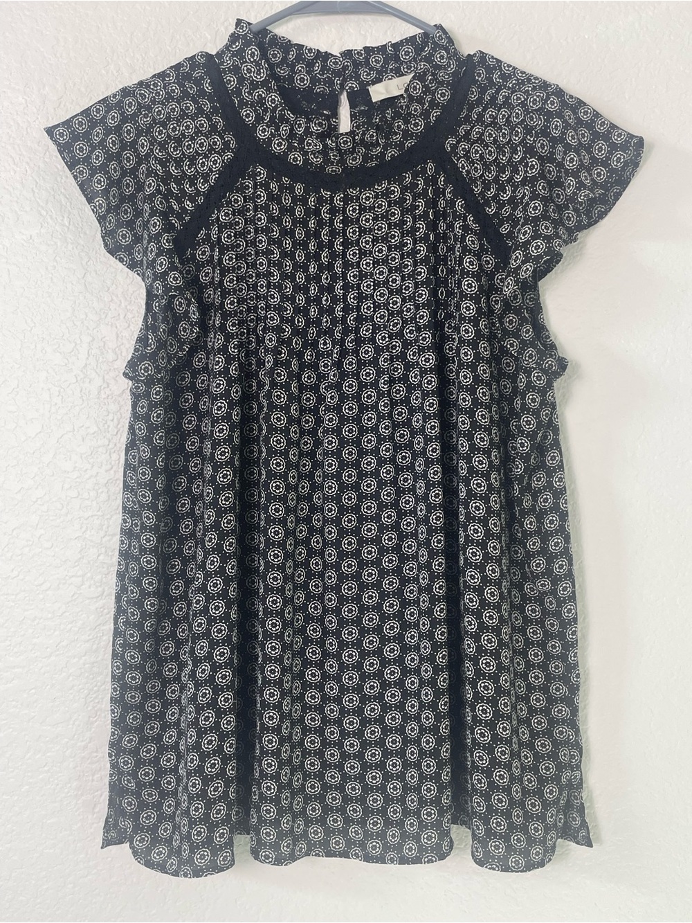 LOFT Black White Floral Print Ruffle Neck Blouse Top M